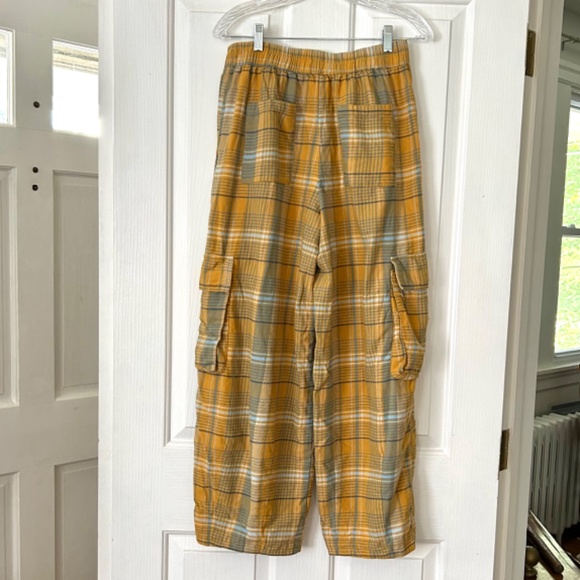 Urban Outfitters Plaid Flannel Barrel Leg Cargo Pants Hight Waist Medium - Picture 3 of 4